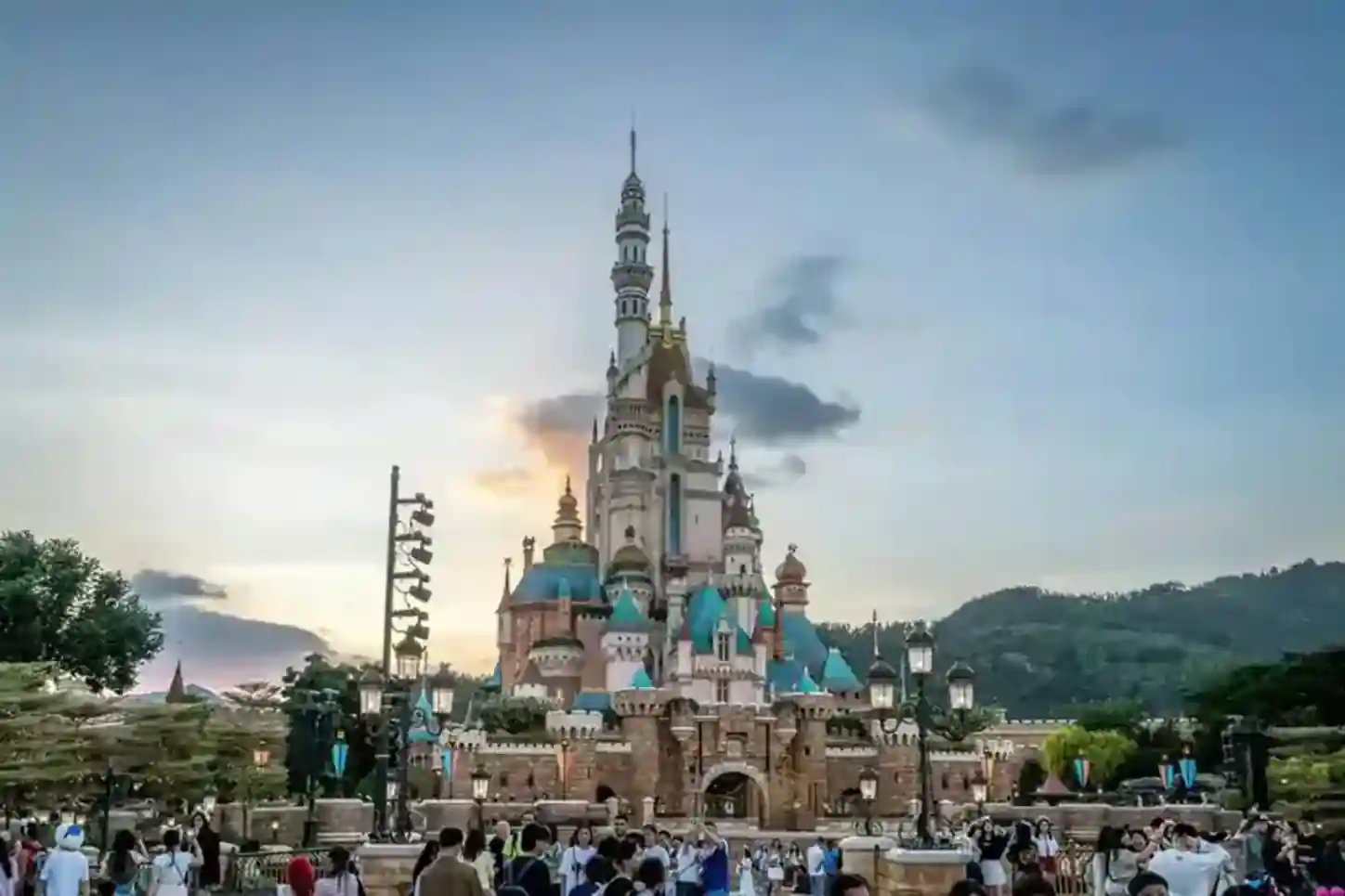 Hong Kong Family Fun with Disneyland