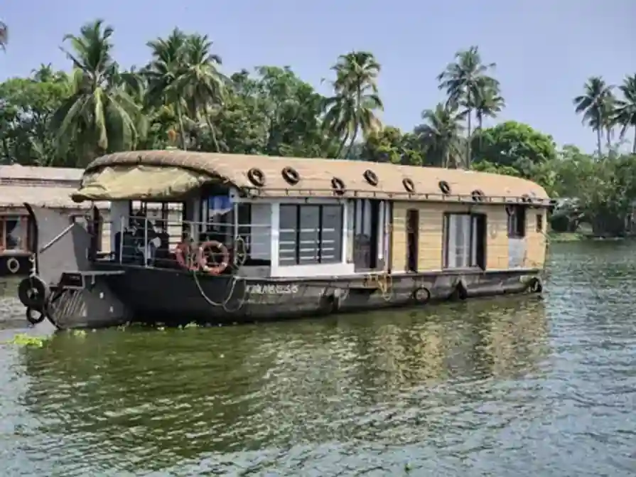 Kerala Backwaters Escape